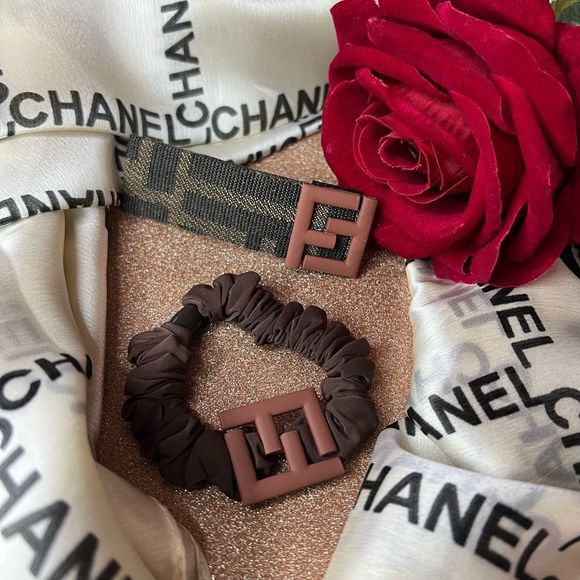 Other - 2pcs hair accessories 
